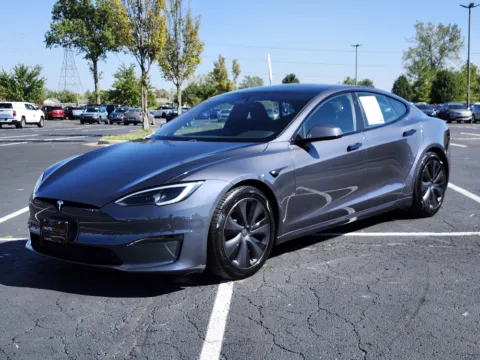 More photos of 2022 Tesla Model S at Auto Boutique Ohio, OH