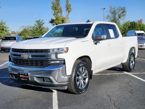 More photos of 2020 Chevrolet Silverado 1500 LT at Auto Boutique Ohio, OH