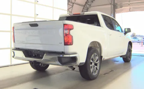 More photos of 2020 Chevrolet Silverado 1500 LT at Auto Boutique Ohio, OH