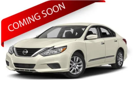 Silver 2017 Nissan Altima 2.5 SV for sale in Columbus, OH
