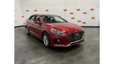 Red 2018 Hyundai Sonata SE for sale in Columbus, OH