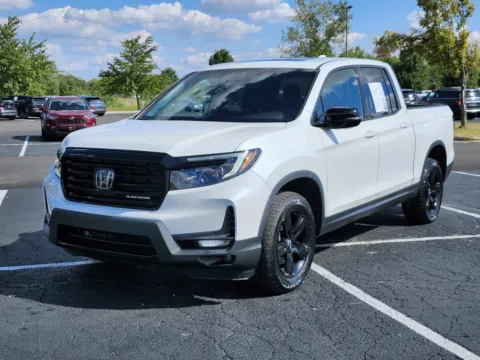 More photos of 2022 Honda Ridgeline Black Edition at Auto Boutique Ohio, OH