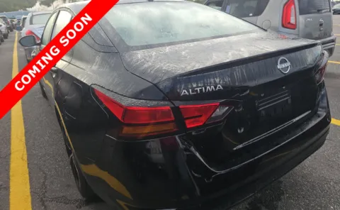 More photos of 2024 Nissan Altima 2.5 SR at Auto Boutique Ohio, OH