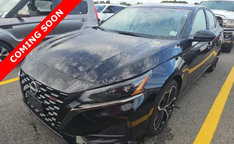 Black 2024 Nissan Altima 2.5 SR for sale in Columbus, OH
