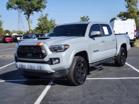 More photos of 2019 Toyota Tacoma TRD Sport at Auto Boutique Ohio, OH