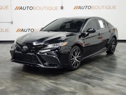More photos of 2021 Toyota Camry SE at Auto Boutique Ohio, OH