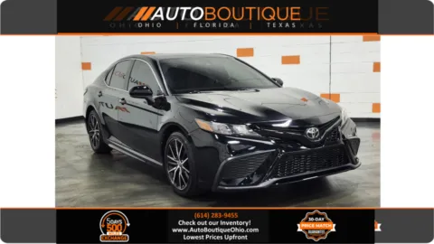 Black 2021 Toyota Camry SE for sale in Columbus, OH