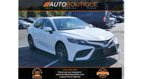 White 2023 Toyota Camry SE for sale in Columbus, OH