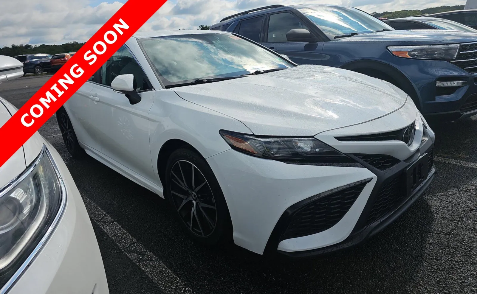 White 2023 Toyota Camry SE for sale in Columbus, OH