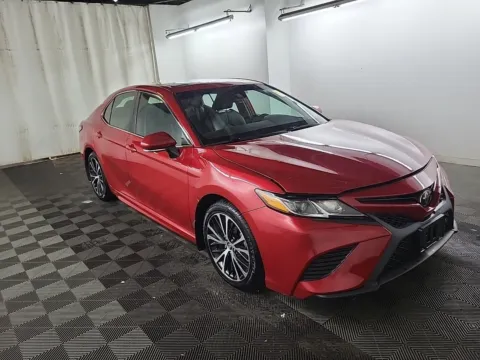 More photos of 2020 Toyota Camry SE at Auto Boutique Ohio, OH