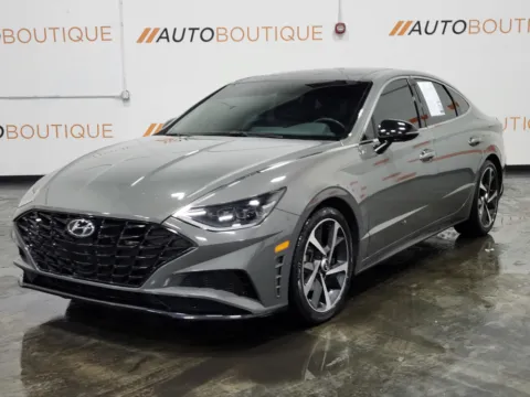 More photos of 2023 Hyundai Sonata SEL Plus at Auto Boutique Ohio, OH