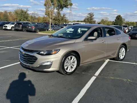 More photos of 2022 Chevrolet Malibu LT at Auto Boutique Ohio, OH