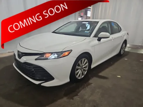 White 2020 Toyota Camry LE for sale in Columbus, OH