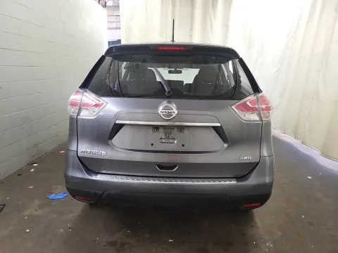 More photos of 2016 Nissan Rogue S at Auto Boutique Ohio, OH