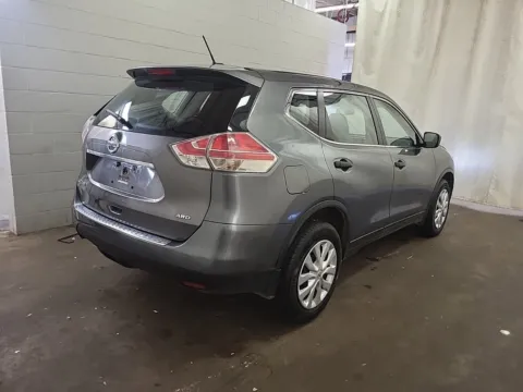 More photos of 2016 Nissan Rogue S at Auto Boutique Ohio, OH