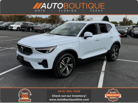 Blue 2024 Volvo XC40 Core Dark Theme for sale in Columbus, OH