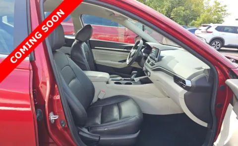 More photos of 2022 Nissan Altima 2.5 SV at Auto Boutique Ohio, OH