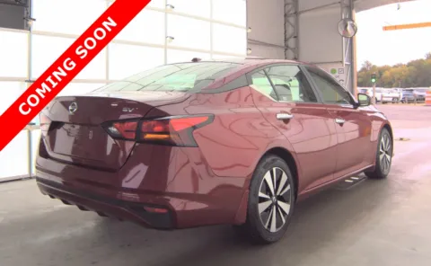 Another view of 2022 Nissan Altima 2.5 SV for sale in Columbus, OH at Auto Boutique Ohio