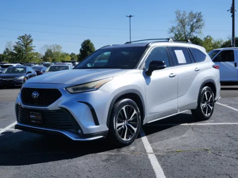 More photos of 2021 Toyota Highlander XSE at Auto Boutique Ohio, OH