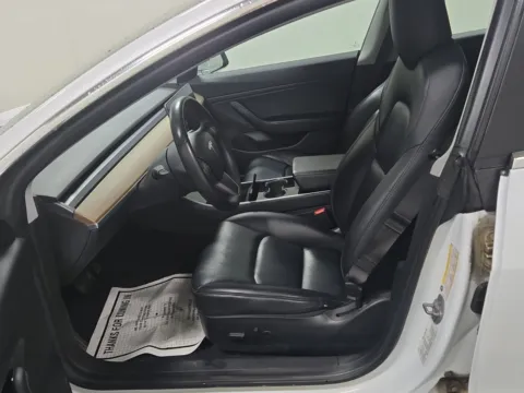More photos of 2019 Tesla Model 3 Standard Range Plus at Auto Boutique Ohio, OH