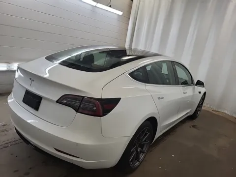 More photos of 2020 Tesla Model 3 Standard Range at Auto Boutique Ohio, OH