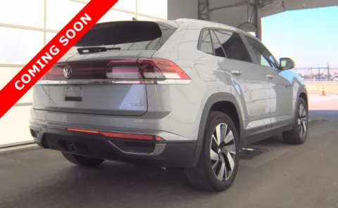 More photos of 2024 Volkswagen Atlas Cross Sport 2.0T SE w/Technology at Auto Boutique Ohio, OH
