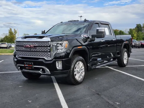 More photos of 2021 GMC Sierra 2500HD Denali at Auto Boutique Ohio, OH