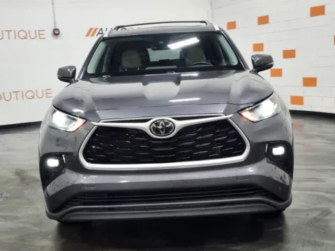 Another view of 2022 Toyota Highlander XLE for sale in Columbus, OH at Auto Boutique Ohio