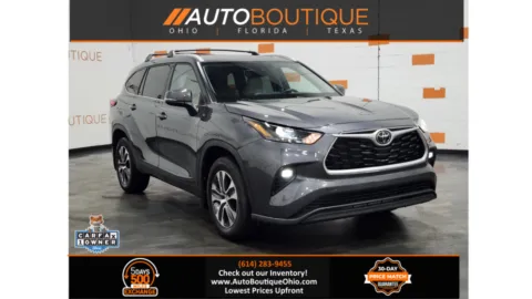 Gray 2022 Toyota Highlander XLE for sale in Columbus, OH