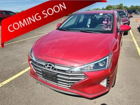 Red 2020 Hyundai Elantra SE for sale in Columbus, OH