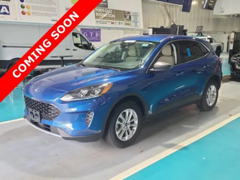 Blue 2022 Ford Escape SE for sale in Columbus, OH