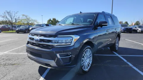 More photos of 2023 Ford Expedition Limited at Auto Boutique Ohio, OH