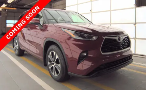 Another view of 2021 Toyota Highlander XLE for sale in Columbus, OH at Auto Boutique Ohio