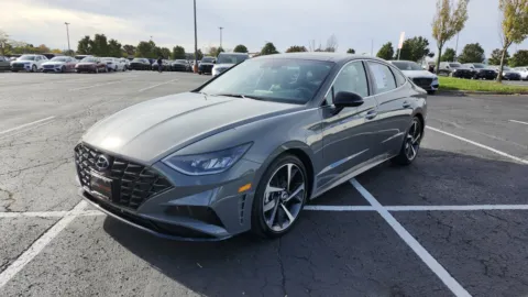 More photos of 2022 Hyundai Sonata SEL Plus at Auto Boutique Ohio, OH