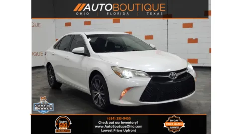 White 2017 Toyota Camry SE for sale in Columbus, OH