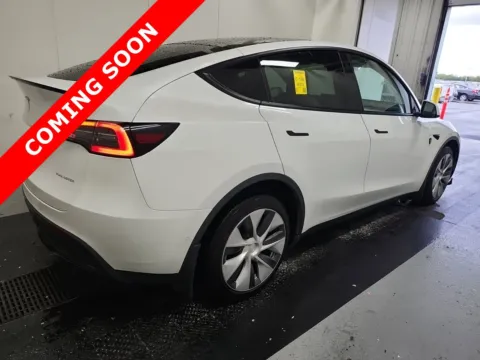 More photos of 2022 Tesla Model Y Long Range at Auto Boutique Ohio, OH