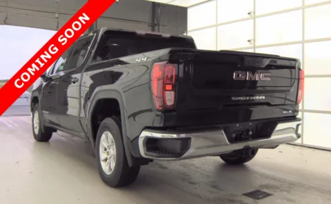 More photos of 2022 GMC Sierra 1500 SLE at Auto Boutique Ohio, OH