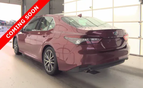 More photos of 2021 Toyota Camry Hybrid XLE at Auto Boutique Ohio, OH