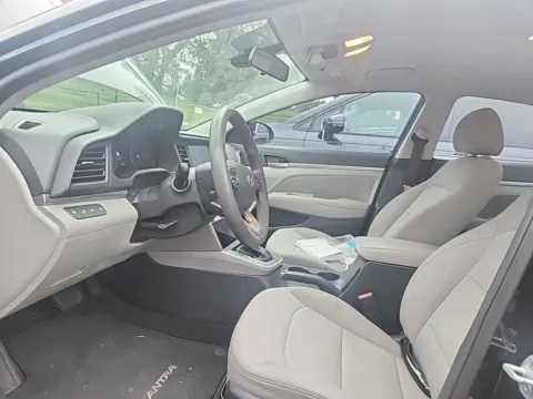 More photos of 2019 Hyundai Elantra SEL at Auto Boutique Ohio, OH