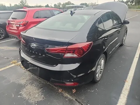 More photos of 2019 Hyundai Elantra SEL at Auto Boutique Ohio, OH