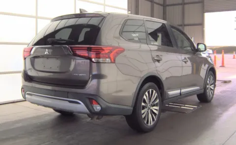 More photos of 2019 Mitsubishi Outlander ES at Auto Boutique Ohio, OH