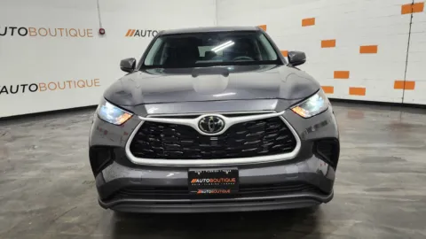 Another view of 2023 Toyota Highlander LE for sale in Columbus, OH at Auto Boutique Ohio