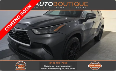 Gray 2023 Toyota Highlander LE for sale in Columbus, OH