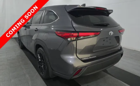 More photos of 2023 Toyota Highlander LE at Auto Boutique Ohio, OH