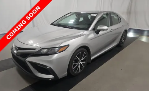 Silver 2023 Toyota Camry SE for sale in Columbus, OH