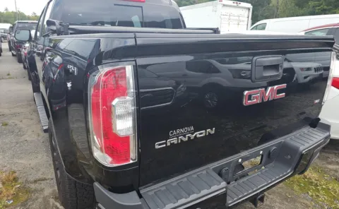 More photos of 2018 GMC Canyon 4WD All Terrain w/Cloth at Auto Boutique Ohio, OH