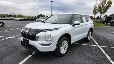 More photos of 2024 Mitsubishi Outlander ES at Auto Boutique Ohio, OH