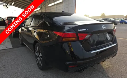 More photos of 2022 Nissan Altima 2.5 SV at Auto Boutique Ohio, OH