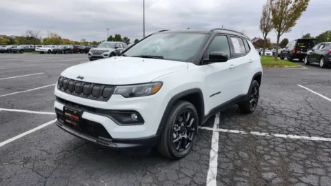More photos of 2022 Jeep Compass Altitude at Auto Boutique Ohio, OH