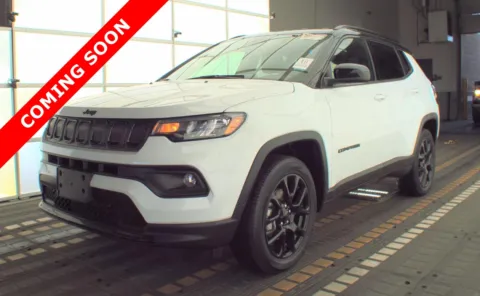 White 2022 Jeep Compass Altitude for sale in Columbus, OH